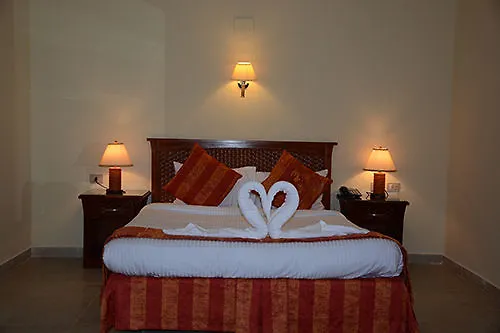 Otel Le Mirage New Tiran 4*